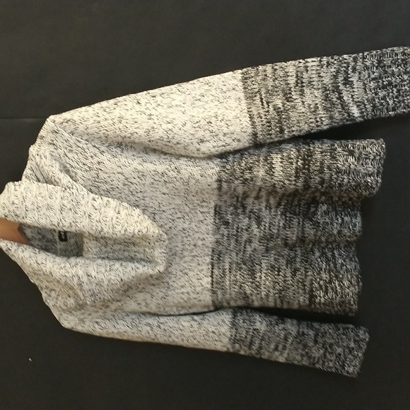 Effeci Oversized Turtleneck Striped Juliette Sleeve Sweater - Picture 5 of 12